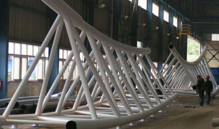 郴州管廊钢结构与桁架结构的管道支架应该如何区分